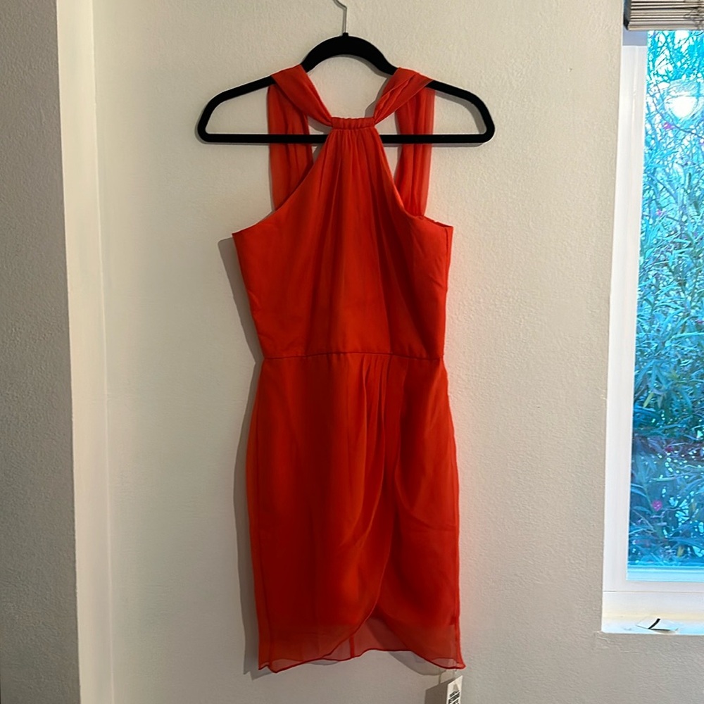 V label pink/red dress